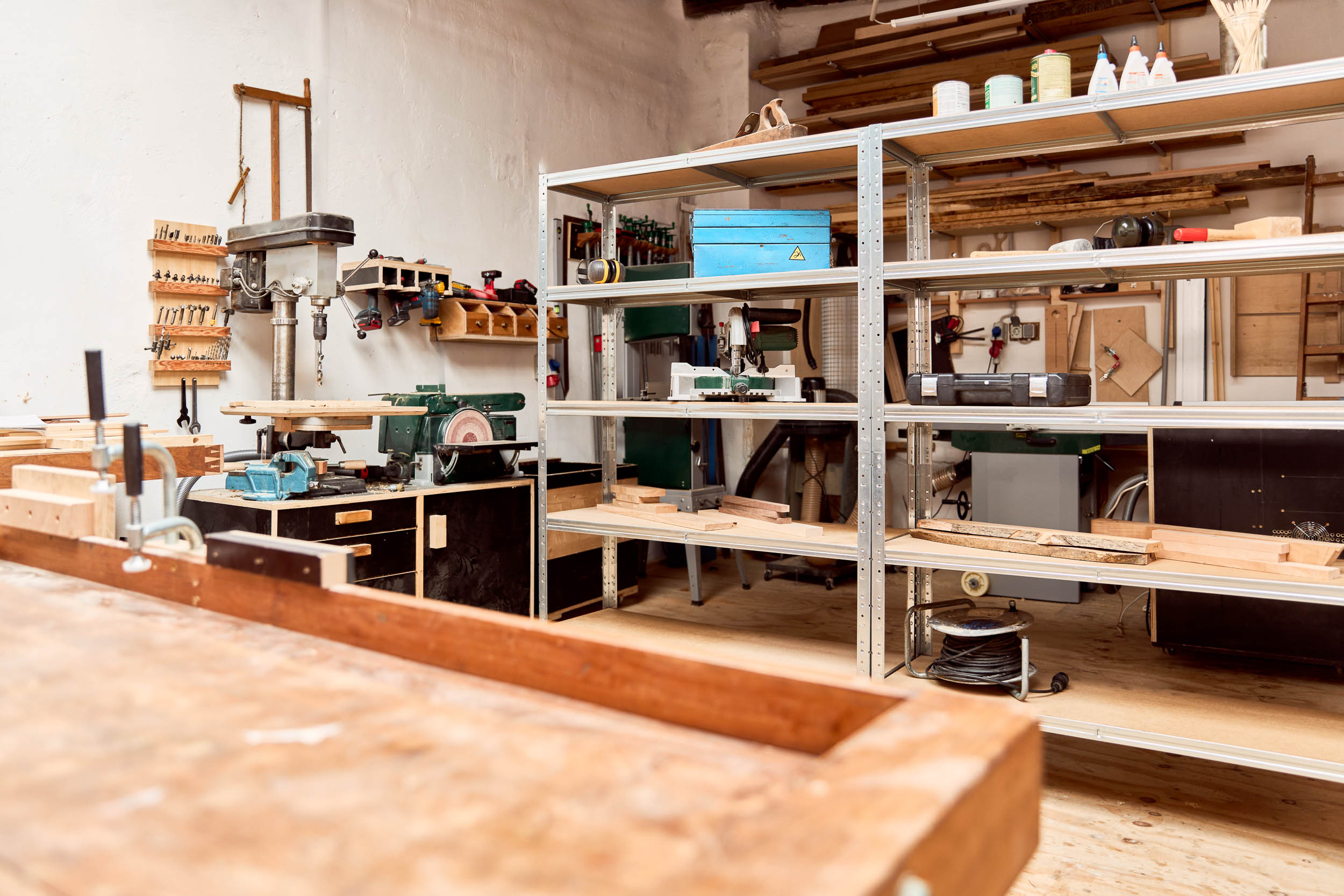 Policové regály do dílny